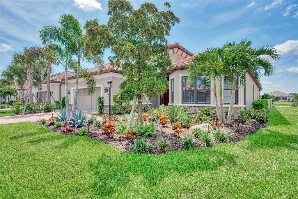 9. Single Family Homes for Sale at 5369 SALCANO STREET Sarasota, Florida 34238 United States