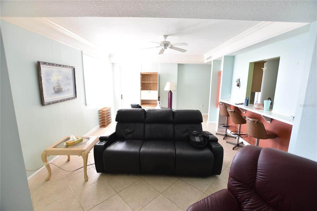 12. Single Family Homes for Sale at 750 N TAMIAMI TRAIL 1612 Sarasota, Florida 34236 United States
