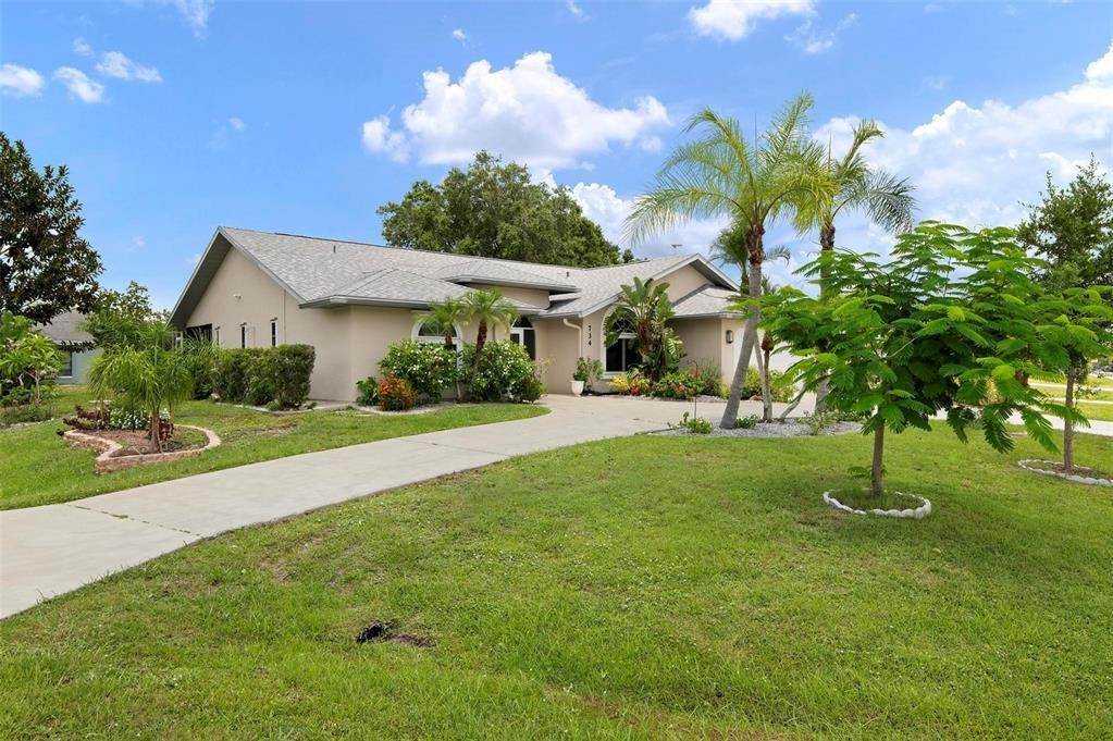 3. Single Family Homes for Sale at 734 SPRINGVIEW AVENUE Port Charlotte, Florida 33948 United States