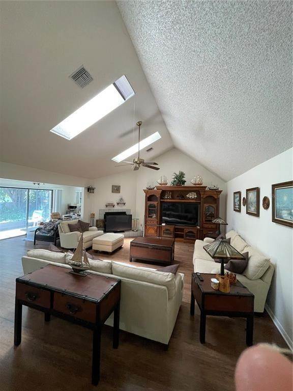 8. Single Family Homes for Sale at 204 LAUREL HOLLOW DRIVE 3 Nokomis, Florida 34275 United States