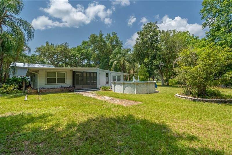 Single Family Homes for Sale at 10300 E BUSHNELL ROAD Floral City, Florida 34436 United States