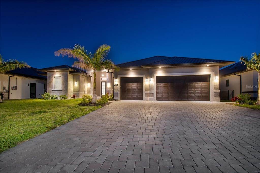 Single Family Homes 为 销售 在 4225 SW 25TH PLACE 凯普珊瑚, 佛罗里达州 33914 美国