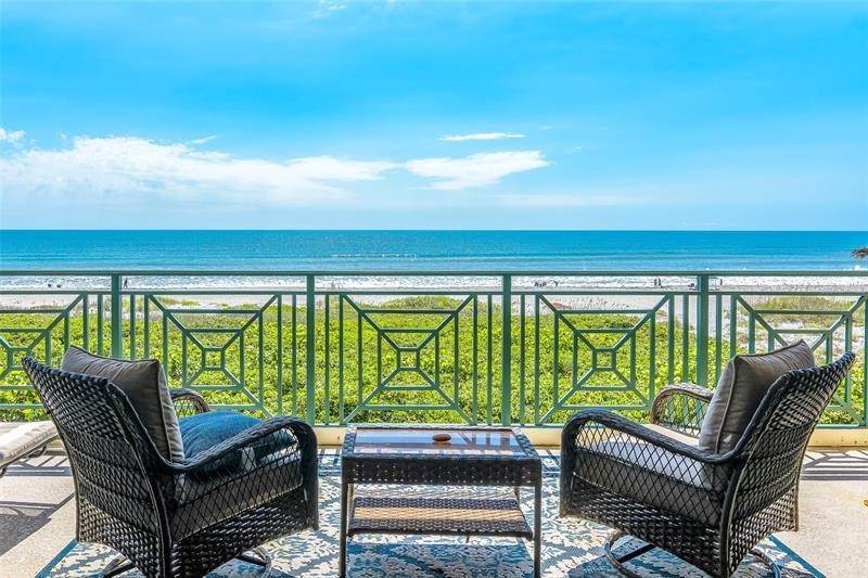 Single Family Homes 为 销售 在 2485 S ATLANTIC AVENUE 3 Cocoa Beach, 佛罗里达州 32931 美国