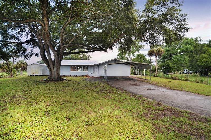 Single Family Homes por un Venta en 1195 PONY PLACE Moore Haven, Florida 33471 Estados Unidos