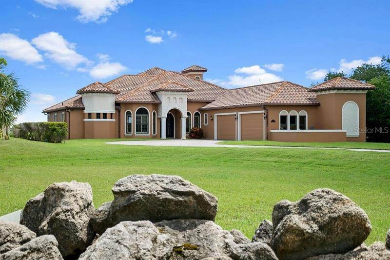 Single Family Homes 为 销售 在 1 PISCES LANE 罗克雷治, 佛罗里达州 32955 美国