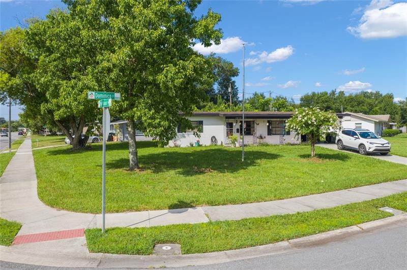 5. Single Family Homes for Sale at 1212 PARK MANOR DRIVE Orlando, Florida 32825 United States