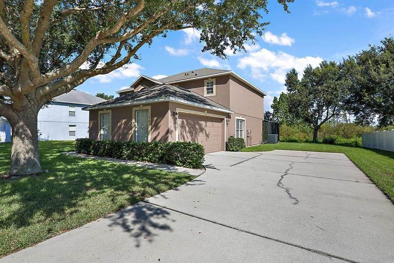 4. Single Family Homes for Sale at 1041 TAWNY EAGLE Drive Groveland, Florida 34736 United States