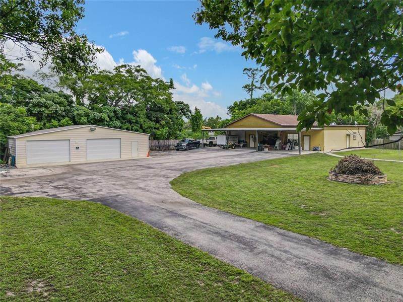 12. Single Family Homes for Sale at 1501 OBERRY HOOVER ROAD Orlando, Florida 32825 United States