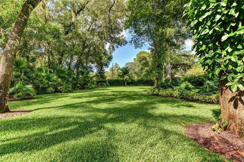 12. Single Family Homes for Sale at 818 OAKTREE TERRACE Deland, Florida 32724 United States