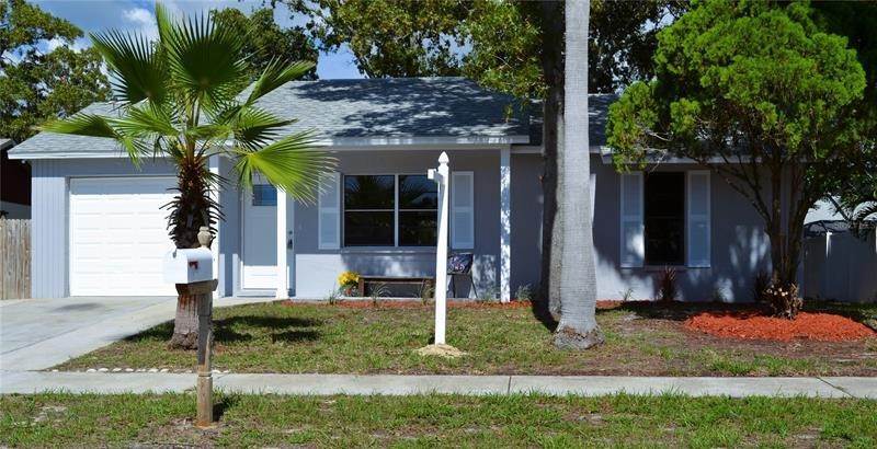 5. Single Family Homes for Sale at 1022 BEGONIA DRIVE Holiday, Florida 34691 United States