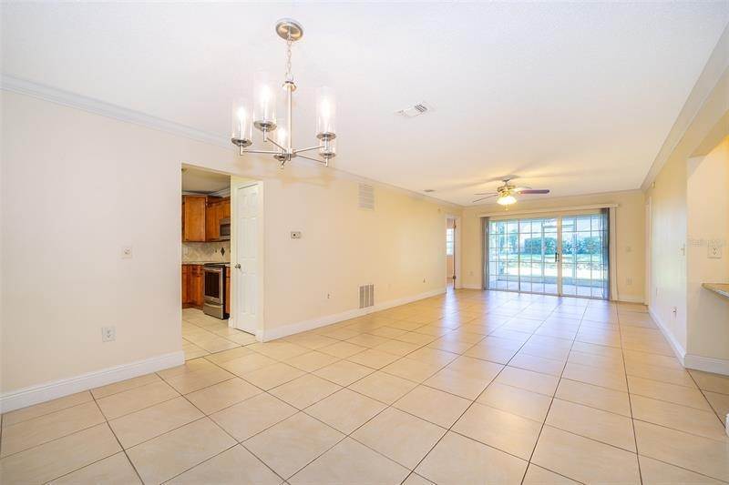 6. Single Family Homes for Sale at 1109 CLUBSIDE DRIVE 1109 Longwood, Florida 32779 United States