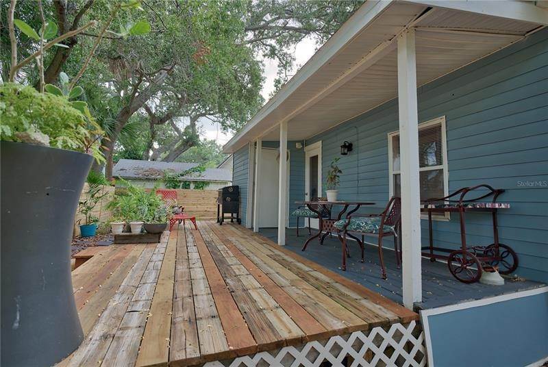18. Single Family Homes for Sale at 1763 PRESTON STREET St. Petersburg, Florida 33712 United States