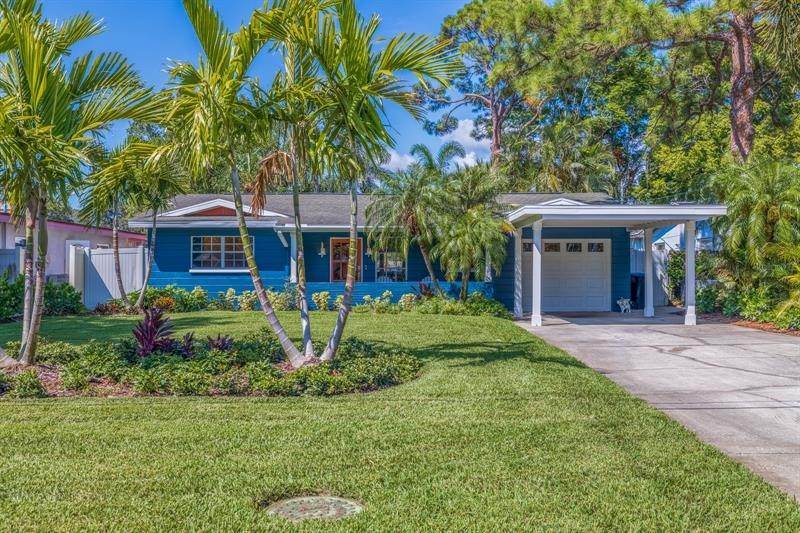 7. Single Family Homes for Sale at 4790 VENETIAN BOULEVARD St. Petersburg, Florida 33703 United States