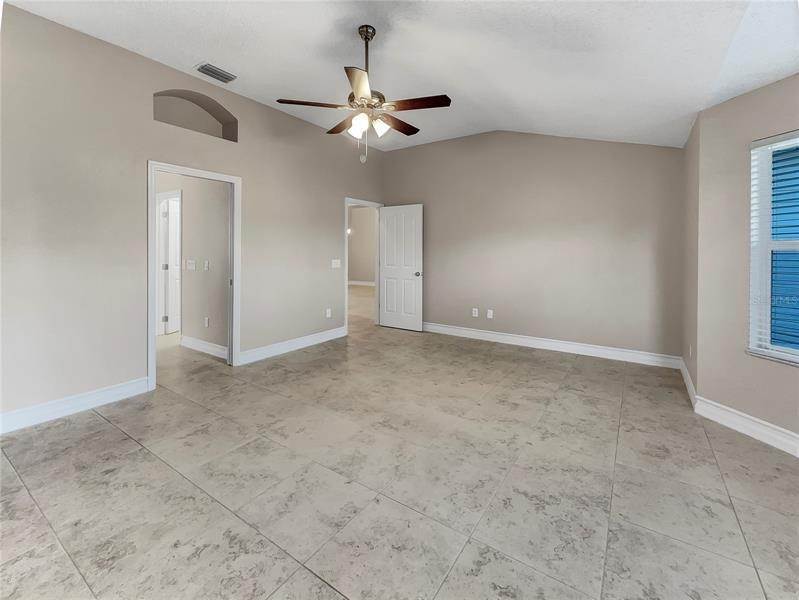 12. Single Family Homes for Sale at 3457 DIXON LANE The Villages, Florida 32162 United States
