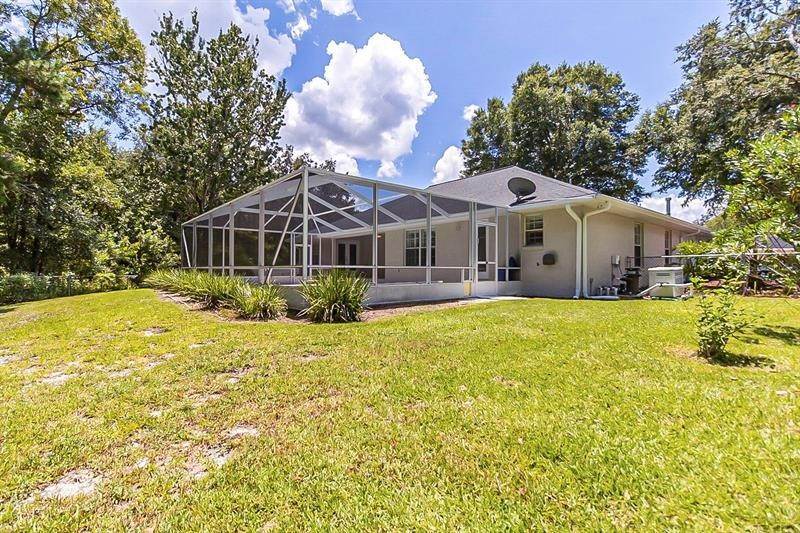 7. Single Family Homes for Sale at 6607 SE 11TH LOOP Ocala, Florida 34472 United States