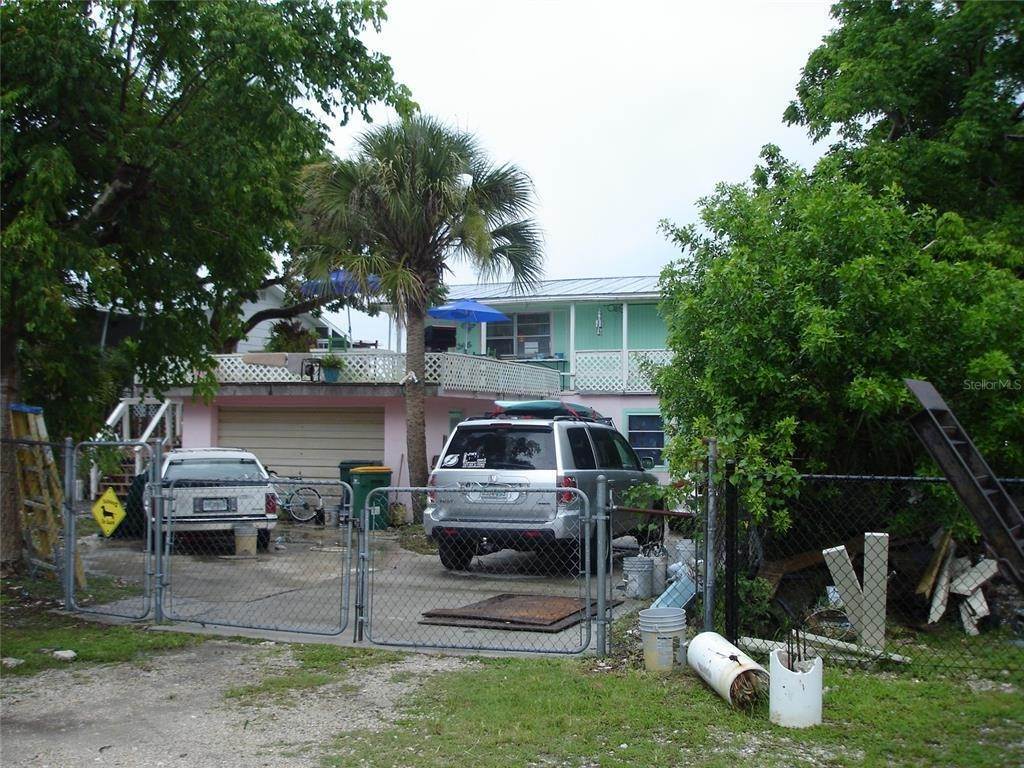 Single Family Homes por un Venta en 563 COCONUT AVENUE Goodland, Florida 34140 Estados Unidos