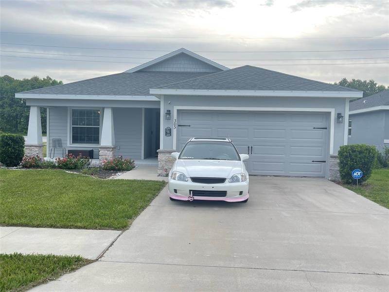 Single Family Homes for Sale at 305 ST GEORGES CIRCLE Eagle Lake, Florida 33839 United States
