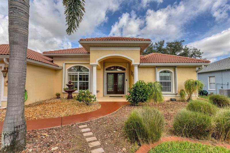 5. Single Family Homes for Sale at 43 LONG MEADOW COURT Rotonda West, Florida 33947 United States