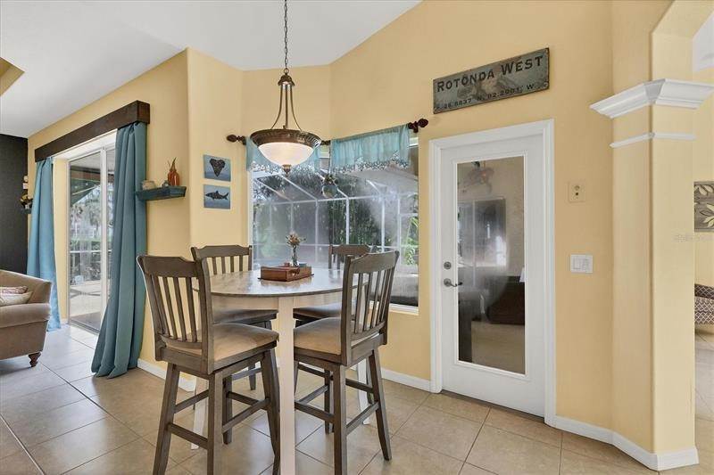 15. Single Family Homes for Sale at 43 LONG MEADOW COURT Rotonda West, Florida 33947 United States