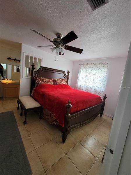 7. Single Family Homes for Sale at 804 E NORMANDY BOULEVARD Deltona, Florida 32725 United States