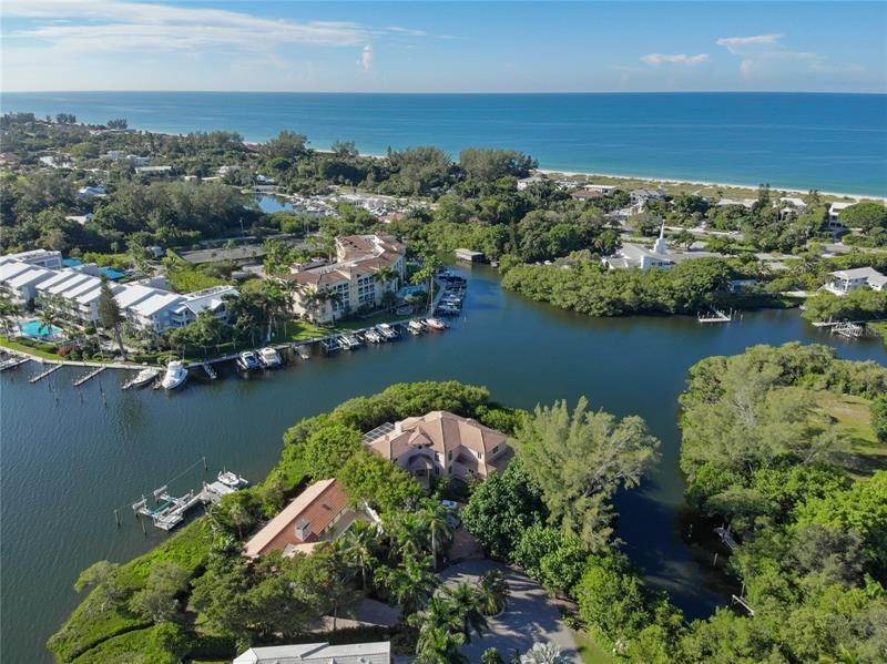 5. Single Family Homes for Sale at 781 HIDEAWAY BAY DRIVE Longboat Key, Florida 34228 United States