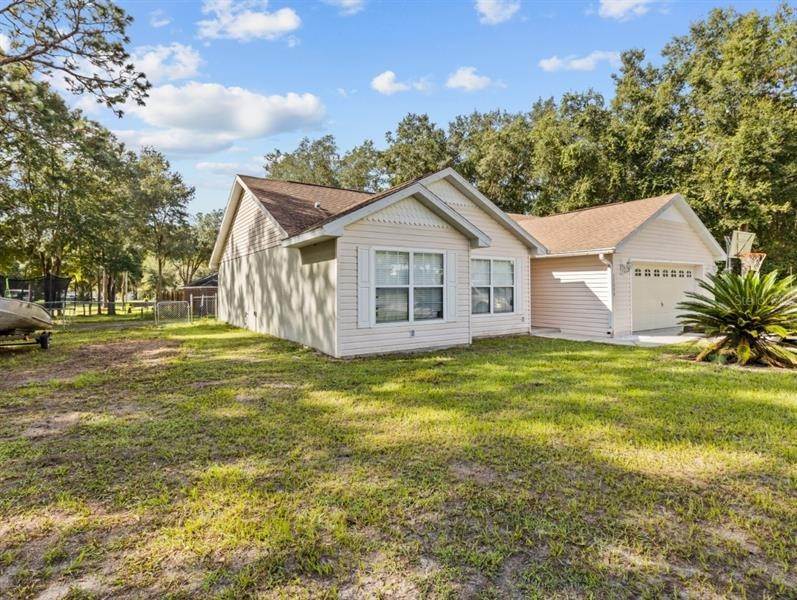 6. Single Family Homes for Sale at 11880 SE 195TH PL PLACE Dunnellon, Florida 34431 United States
