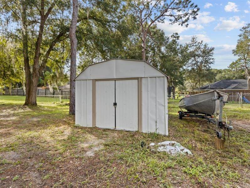 13. Single Family Homes for Sale at 11880 SE 195TH PL PLACE Dunnellon, Florida 34431 United States