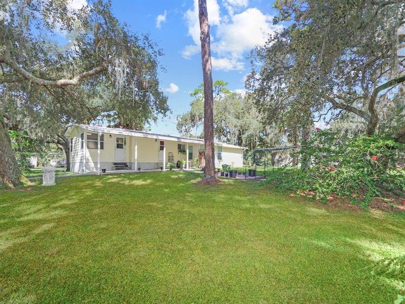 3. Single Family Homes for Sale at 405 LAUREL CIRCLE Davenport, Florida 33837 United States