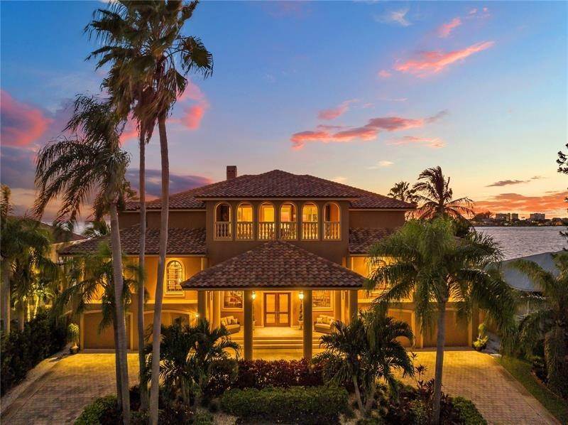 Single Family Homes 为 销售 在 806 COLUMBUS DRIVE 盈翠半岛, 佛罗里达州 33715 美国