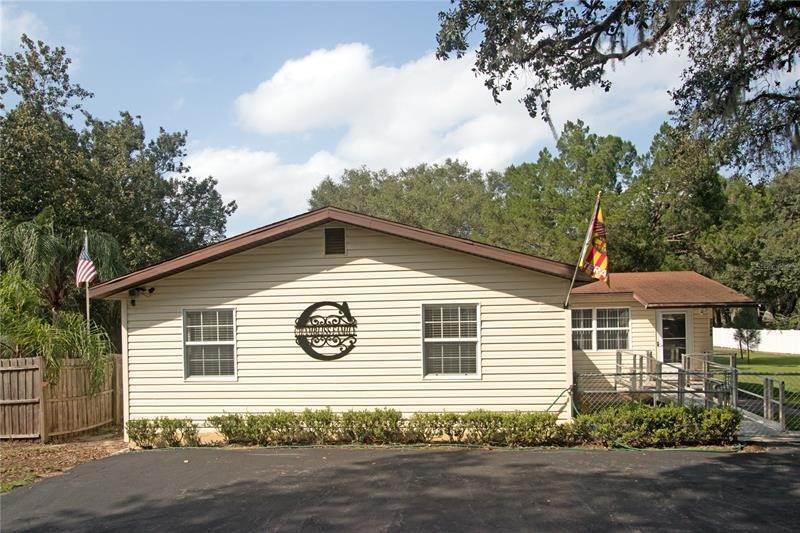 Single Family Homes 为 销售 在 13539 VIRGINIA AVENUE Astatula, 佛罗里达州 34705 美国