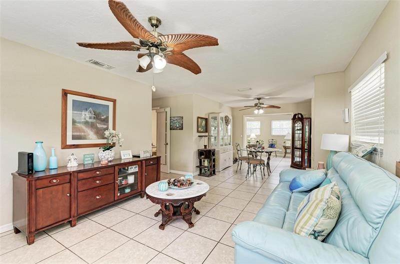 5. Single Family Homes for Sale at 5109 SAN JOSE DRIVE Sarasota, Florida 34235 United States