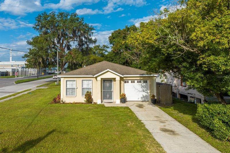 Single Family Homes por un Venta en 220 S CALHOUN AVENUE Eatonville, Florida 32751 Estados Unidos