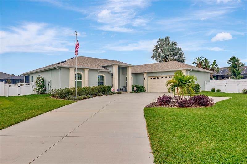 Single Family Homes 为 销售 在 807 BELLA VERDE PLACE Sun City Center, 佛罗里达州 33573 美国
