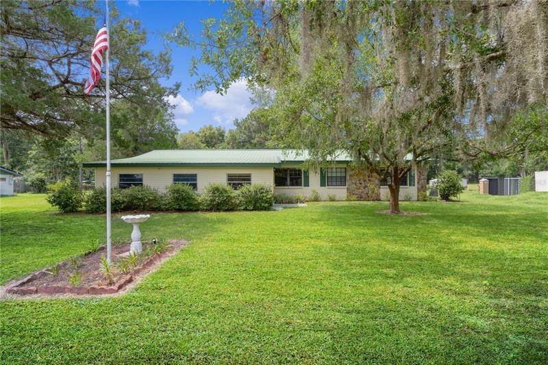 Commercial for Sale at 1833 E C 470 Sumterville, Florida 33585 United States