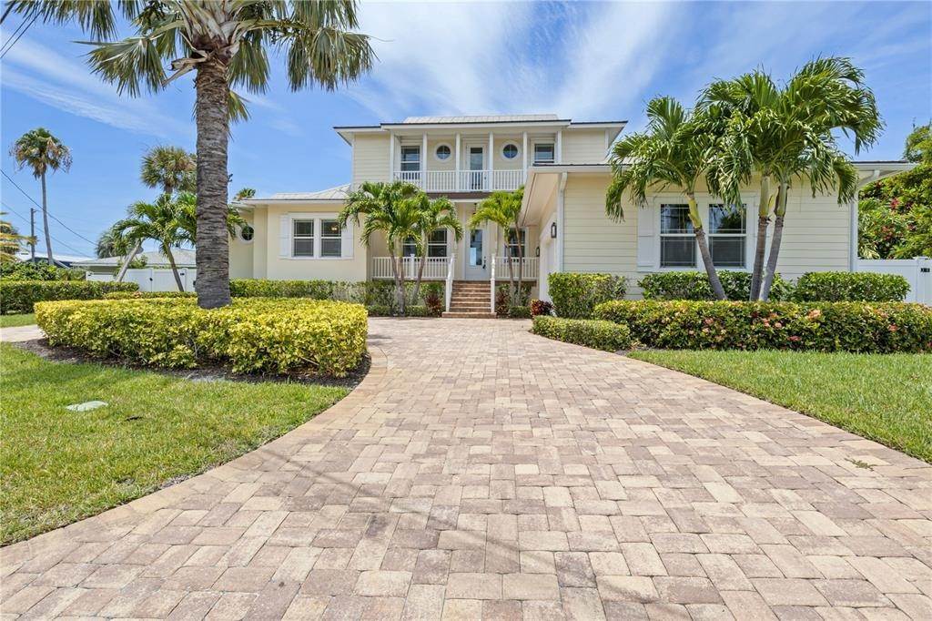 Single Family Homes por un Venta en 634 KEY ROYALE DRIVE Holmes Beach, Florida 34217 Estados Unidos