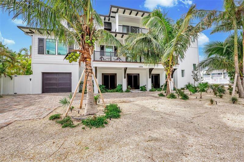 Single Family Homes 为 销售 在 6506 GULF DRIVE 福尔摩斯海滩, 佛罗里达州 34217 美国