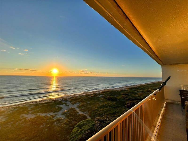 Single Family Homes 为 销售 在 750 NORTH ATLANTIC AVENUE 1004 Cocoa Beach, 佛罗里达州 32931 美国