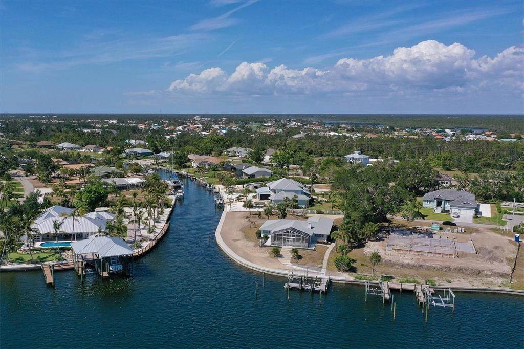 6. Single Family Homes for Sale at 415 GREEN DOLPHIN DRIVE Placida, Florida 33946 United States