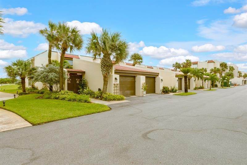 Single Family Homes 为 销售 在 131 HIGHWAY A1A 131 Satellite Beach, 佛罗里达州 32937 美国