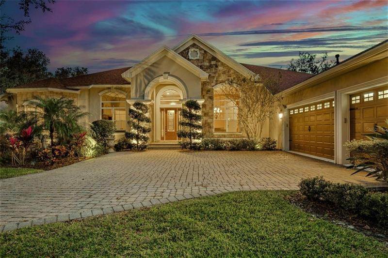 Single Family Homes 为 销售 在 16309 DUNLINDALE DRIVE Lithia, 佛罗里达州 33547 美国