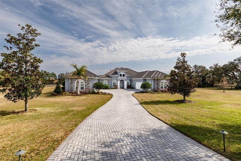 Single Family Homes 为 销售 在 10605 MIDVIEW TERRACE 索诺托萨萨, 佛罗里达州 33592 美国