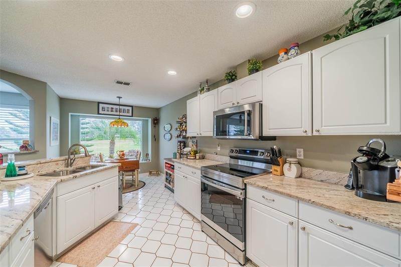 12. Single Family Homes for Sale at 1706 NANTUCKET DRIVE 139 Sun City Center, Florida 33573 United States