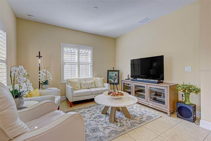 6. Single Family Homes for Sale at 256 ARIANO AVENUE Nokomis, Florida 34275 United States