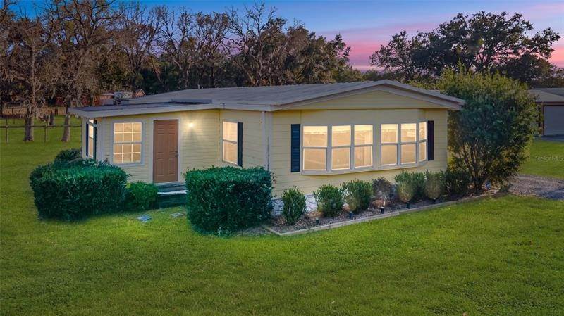Single Family Homes 为 销售 在 4240 NE 127TH PLACE Anthony, 佛罗里达州 32617 美国