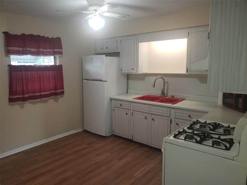 4. Residential Lease at 10112 TULIP STREET 253 Pinellas Park, Florida 33782 United States
