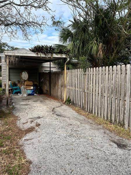 11. Single Family Homes for Sale at 750 40TH AVENUE St. Petersburg, Florida 33703 United States