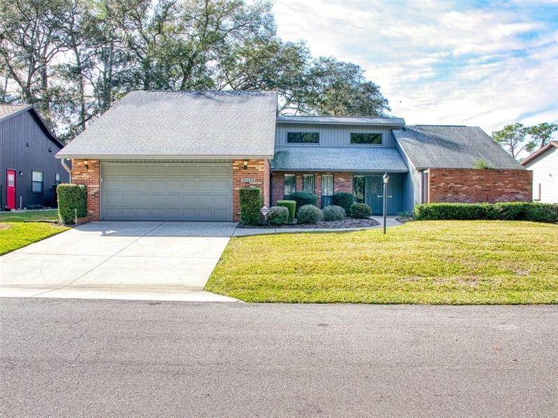 Single Family Homes por un Venta en 34450 CEDARFIELD DRIVE Ridge Manor, Florida 33523 Estados Unidos