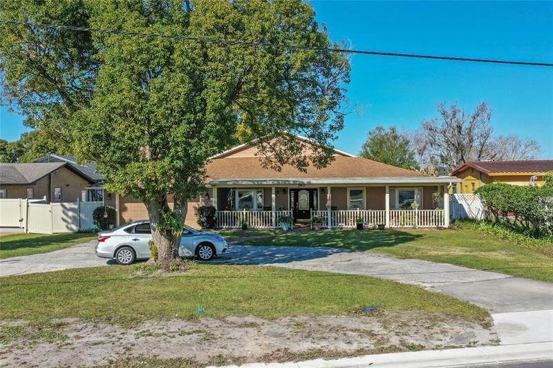 Single Family Homes por un Venta en 360 LAKE KATHRYN CIRCLE Casselberry, Florida 32707 Estados Unidos