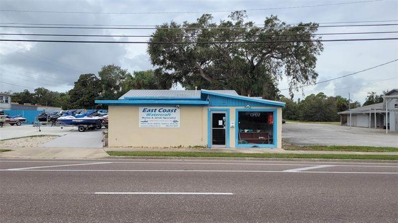 Commercial for Sale at 116 N RIDGEWOOD AVENUE Edgewater, Florida 32132 United States