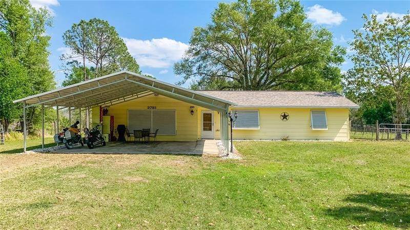 Single Family Homes por un Venta en 3781 RACCOON ROAD Zolfo Springs, Florida 33890 Estados Unidos